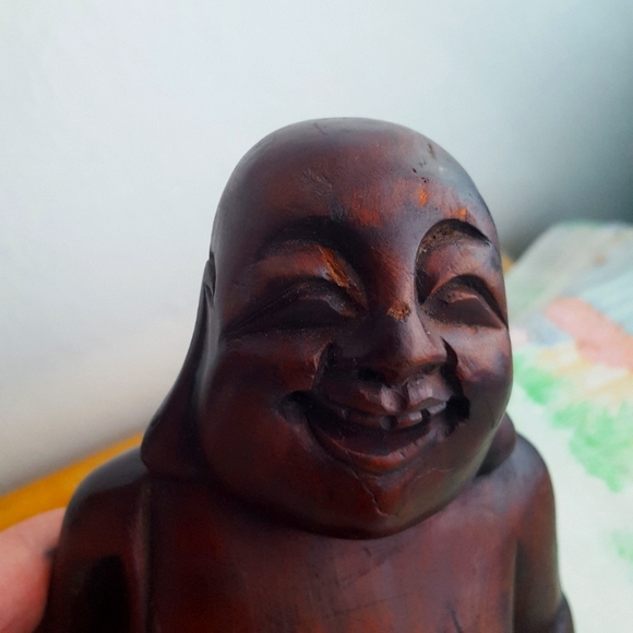 Camphor Wood Buddha Hand Carved Statue - Picture 7 of 10